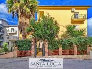 Appartamento in vendita di 130 m² in Via L&apos Aquila