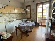 Appartamento in vendita di 130 m² in Via Ugo Foscolo