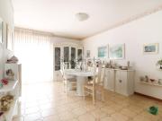 Appartamento in vendita di 130 m² in Viale delle Regioni, 21