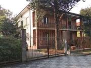Appartamento in vendita di 131 m² in Via Antonio Locatelli
