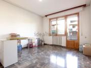 Appartamento in vendita di 131 m² in Via delle Province