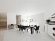 Appartamento in vendita di 135 m² in Via Alserio