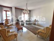 Appartamento in vendita di 136 m² in Via Monte Nevoso