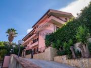 Appartamento in vendita di 137 m² in Via Carlo Cattaneo, 2