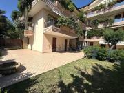 Appartamento in vendita di 140 m² in Viale Luigi Cilla