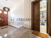 Appartamento in vendita di 141 m² in Via Dante Alighieri