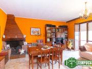 Appartamento in vendita di 144 m² in Via Don F. Lacchini