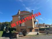 Appartamento in vendita di 147 m² in Via Anagnina