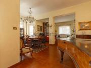 Appartamento in vendita di 151 m² in Via dei Gozzadini