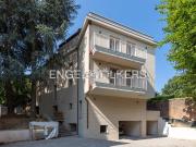 Appartamento in vendita di 154 m² in Via delle Rose, 29