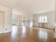 Appartamento in vendita di 155 m² in Via Monterosi