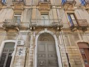 Appartamento in vendita di 158 m² in Via Canfora, 38