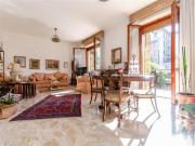 Appartamento in vendita di 160 m² in Via Lario