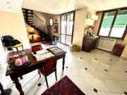 Appartamento in vendita di 160 m² in Via Roggia Renatella, 1