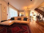 Appartamento in vendita di 161 m² in Via Emanuele di...