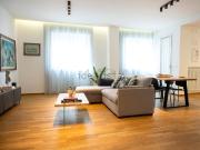 Appartamento in vendita di 166 m² in Via G. Polignani