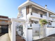 Appartamento in vendita di 169 m² in Via dei Ciclamini, 11