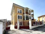 Appartamento in vendita di 172 m² in Via Raffaello...