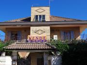 Appartamento in vendita di 180 m² in Via Riace, 35