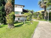 Appartamento in vendita di 189 m² in Via Ur. 3