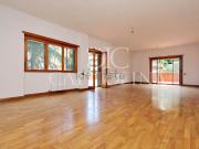 Appartamento in vendita di 197 m² in Via della Mendola