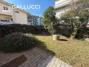 Appartamento in vendita di 204 m² in Via Rigopiano, 159