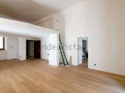 Appartamento in vendita di 210 m² in Piazza della Viola