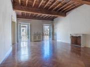 Appartamento in vendita di 210 m² in Via degli Asili, 5