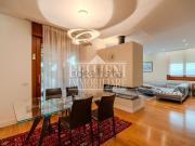 Appartamento in vendita di 210 m² in Via G. E. di Velo