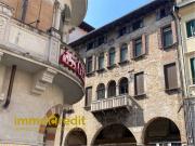 Appartamento in vendita di 210 m² in Via Indipendenza, 4