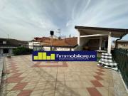 Appartamento in vendita di 210 m² in Via Ugo Foscolo