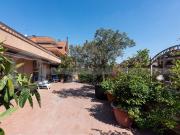 Appartamento in vendita di 215 m² in Via Ugo la Malfa