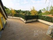 Appartamento in vendita di 220 m² in Via Francesco Baracca