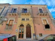 Appartamento in vendita di 222 m² in Via Ducezio, 1