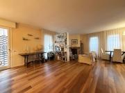 Appartamento in vendita di 225 m² in Via Cesare Battisti