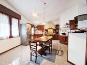 Appartamento in vendita di 230 m² in Via Calibri