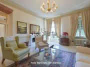 Appartamento in vendita di 230 m² in Via Cisa, 1