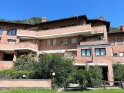 Appartamento in vendita di 230 m² in Via delle Betulle, 74