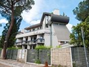 Appartamento in vendita di 230 m² in Via Massimo Meliconi