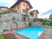 Appartamento in vendita di 233 m² in Via per Plesio