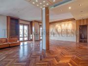 Appartamento in vendita di 239 m² in Via Beato Angelico