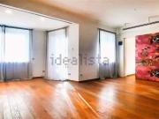 Appartamento in vendita di 240 m² in Via Aurelio Nicolodi