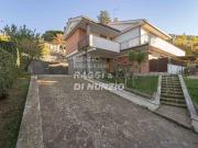 Appartamento in vendita di 240 m² in Via Formello, 1