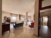 Appartamento in vendita di 240 m² in Via Vittorio Veneto