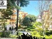 Appartamento in vendita di 250 m² in Via Cassia