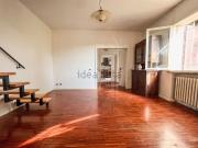 Appartamento in vendita di 264 m² in Via Sauro Babini