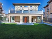 Appartamento in vendita di 270 m² in Via Luigi Apollonio