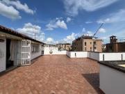 Appartamento in vendita di 270 m² in Via Rogati, 7