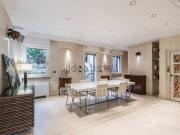 Appartamento in vendita di 281 m² in Viale Cortina...