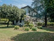 Appartamento in vendita di 285 m² in Via del Loretino